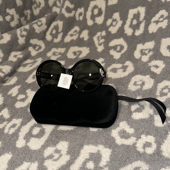 Authentic Gucci Round Sunglasses 😎 New 😍 - Picture 14 of 17